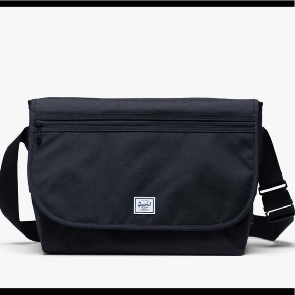 Herschel Supply Company Other - BNWT Herschel Supply Co Messenger Bag